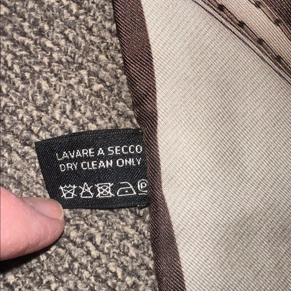 GUCCI ❤️ Scarf Bandana GG Pattern Brown/ Cream Zipper Pattern.  Pre❤️Loved - Picture 8 of 9